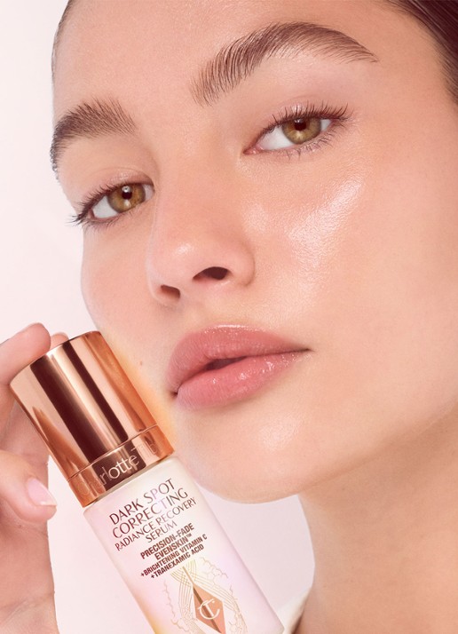 Charlotte Tilbury Dark Spot Correcting Radiance Recovery Serum - serum - detail 3 transparant