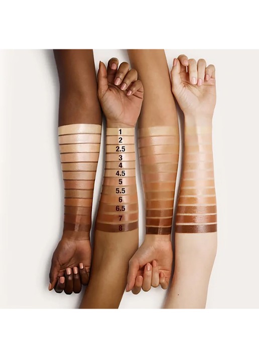 Charlotte Tilbury Hollywood Flawless Filter - primer, highlighter & corrector  - detail 5 goud