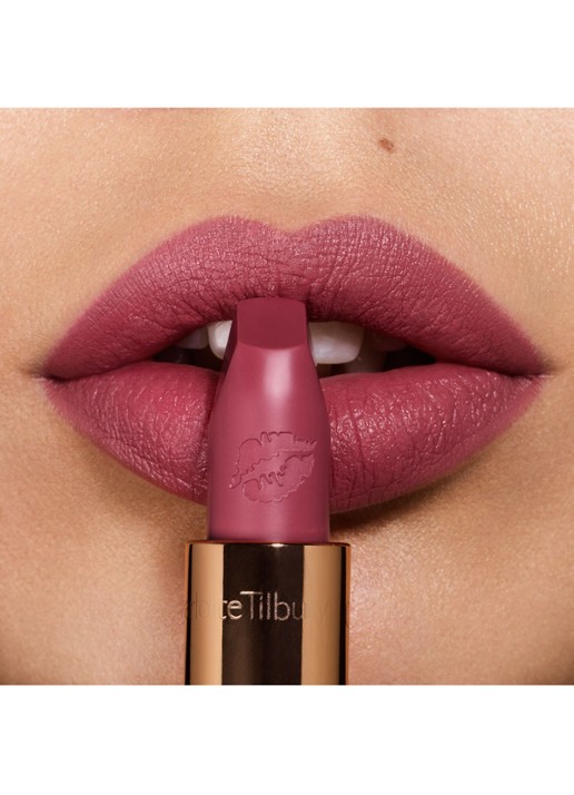 Charlotte Tilbury Hot Lips lipstick - detail 2 salma's secret pink