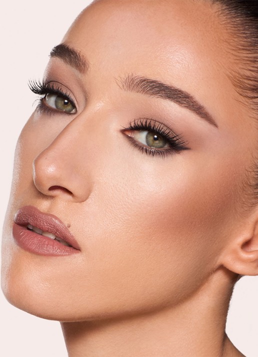 Charlotte Tilbury Lip Cheat Contour Duo -  lipliner en lippotlood - detail 2 tan