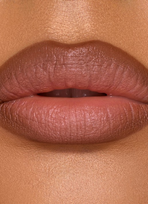 Charlotte Tilbury Lip Cheat Contour Duo -  lipliner en lippotlood - voorkant 7 tan