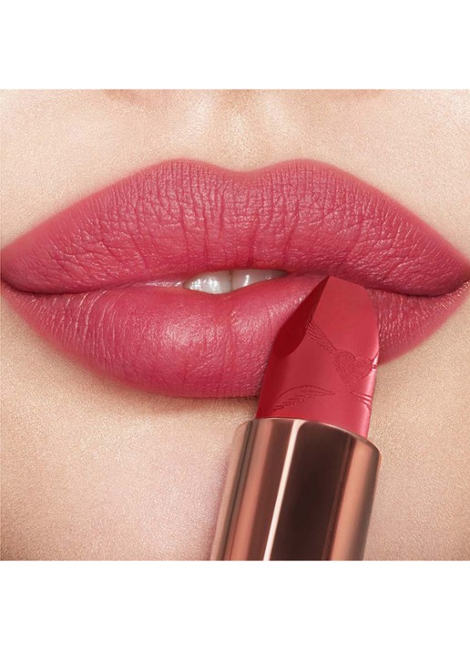 Charlotte Tilbury Look Of Love Matte Revolution Refill - lipstick navulling - detail 5 matte revolution