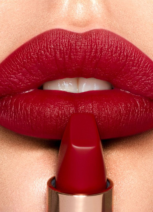 Charlotte Tilbury Matte Revolution - lipstick - detail 5 red carpet red