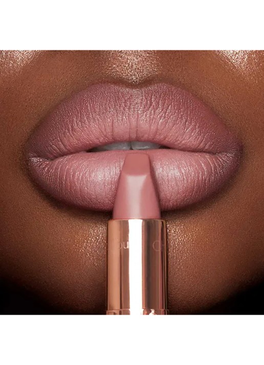 Charlotte Tilbury Matte Revolution - lipstick - detail 5 pillow talk