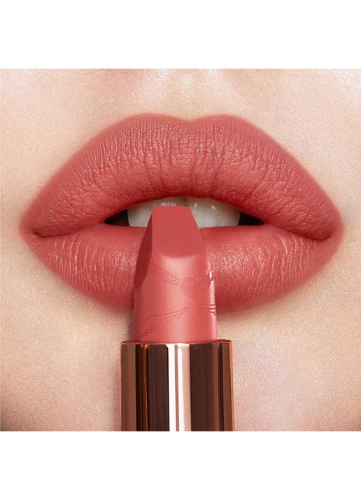 Charlotte Tilbury Matte Revolution - lipstick - detail 4 mrs kisses