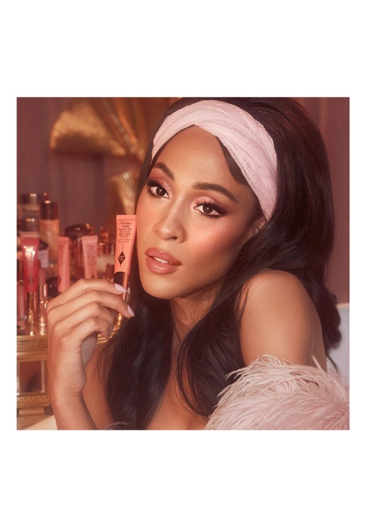 Charlotte Tilbury Pillow Talk Matte Beauty Blush Wand - vloeibare blush - detail 3 peach pop