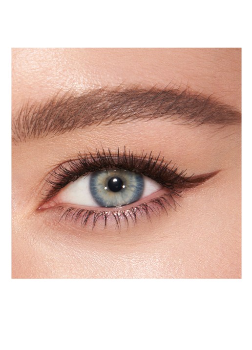 Charlotte Tilbury The Feline Flick - waterproof vloeibare eyeliner - detail 4 brown