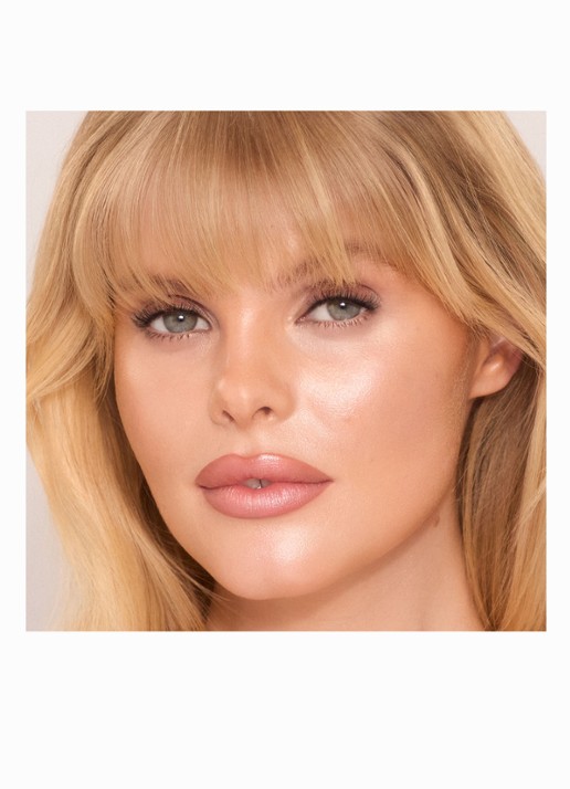 Charlotte Tilbury Unreal Skin Sheer Glow Tint - hydraterende foundation stick - detail 2 3 fair