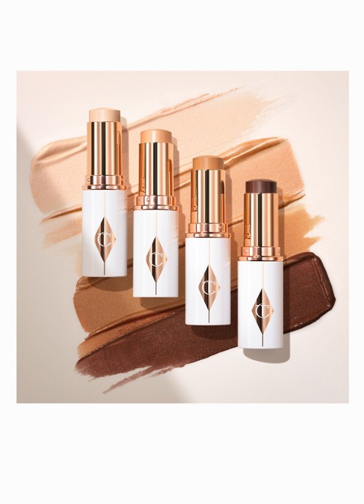 Charlotte Tilbury Unreal Skin Sheer Glow Tint - hydraterende foundation stick - detail 5 7.5 medium