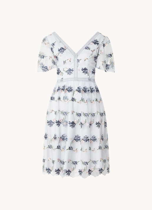 Chi Chi London Lace semi-transparante midi tuniekjurk van kant - voorkant 3 blauwgrijs