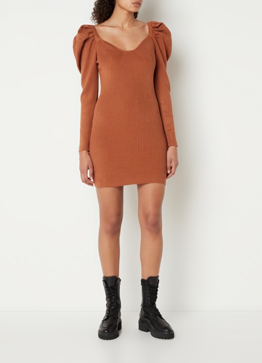 Chi Chi London  Ribgebreide mini jurk met pofmouw - voorkant 4 roestbruin