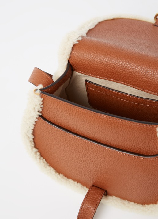 Chloé Marcie Mini crossbodytas van kalfsleer met schapenvacht - detail 4 cognac