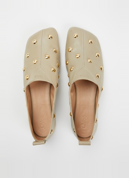 Chloé Rita slip-on van leer met studs - detail 5 lindegroen