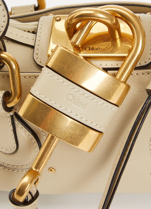 Chloé Small Paddington handtas van leer met studs - detail 3 khaki