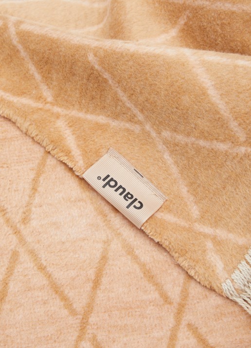 Claudi Dias plaid 150 x 200 cm - detail 3 beige