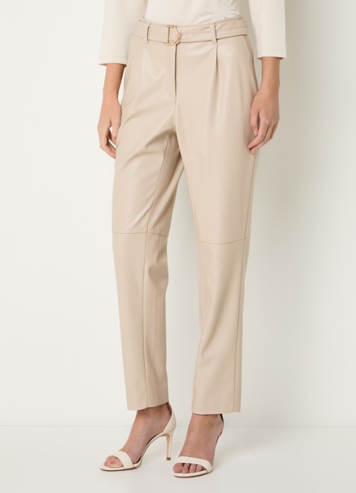 Claudia Sträter High waist tapered fit pantalon van imitatieleer met steekzakken - detail beige