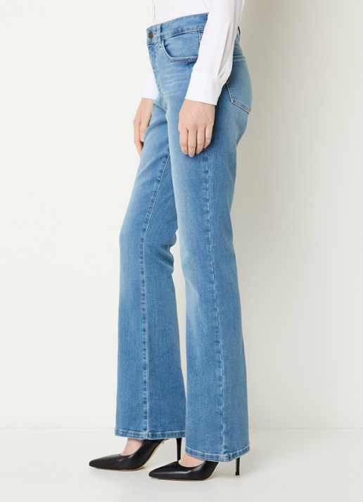 Claudia Sträter Mid waist flared jeans met lichte wassing - detail 2 indigo