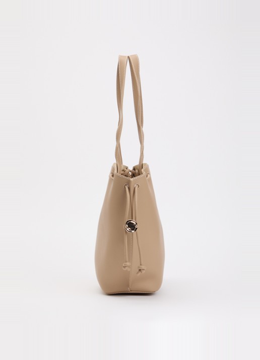 Claudie Pierlot Alban schoudertas van kalfsleer - detail 2 beige