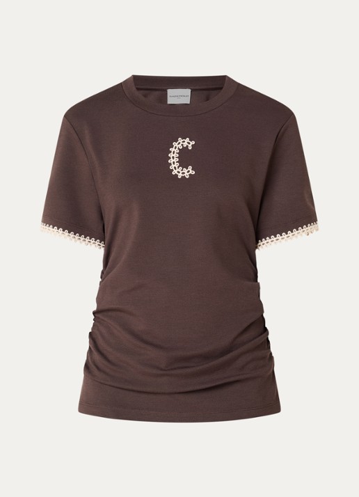 Claudie Pierlot Asymmetrisch T-shirt met borduring en plooidetail - voorkant 3 hazelnootbruin