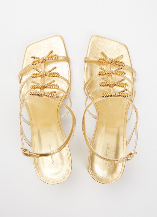 Claudie Pierlot Aurianne sandalette van leer met metallic finish - detail 3 goud