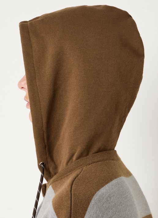 Claudie Pierlot Fijngebreide trui in wolblend met capuchon en streepprint - detail 5 bruin