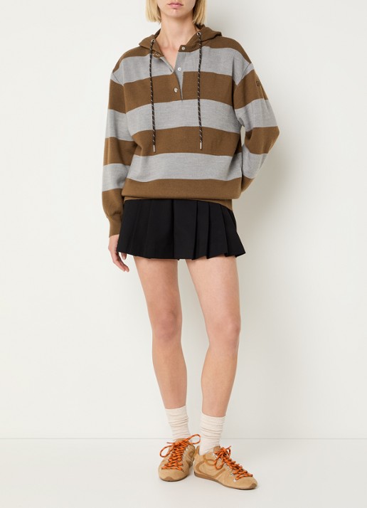 Claudie Pierlot Fijngebreide trui in wolblend met capuchon en streepprint - voorkant 2 bruin