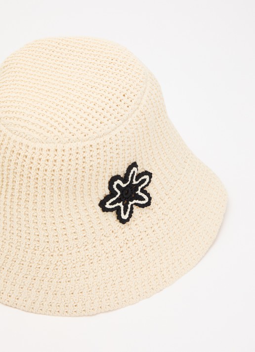 Claudie Pierlot Maiwen bucket hoed van crochet - detail ivoor