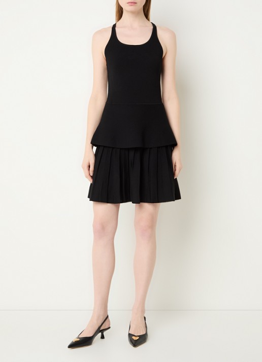 Claudie Pierlot Manuci fijngebreide mini jurk met peplum en plissé - voorkant 2 zwart