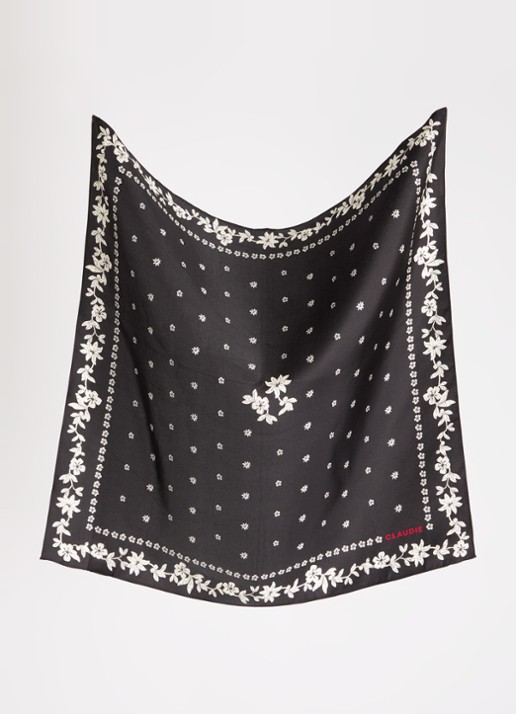 Claudie Pierlot Sjaal van zijde met bloemenprint  65 x 65 cm - detail zwart
