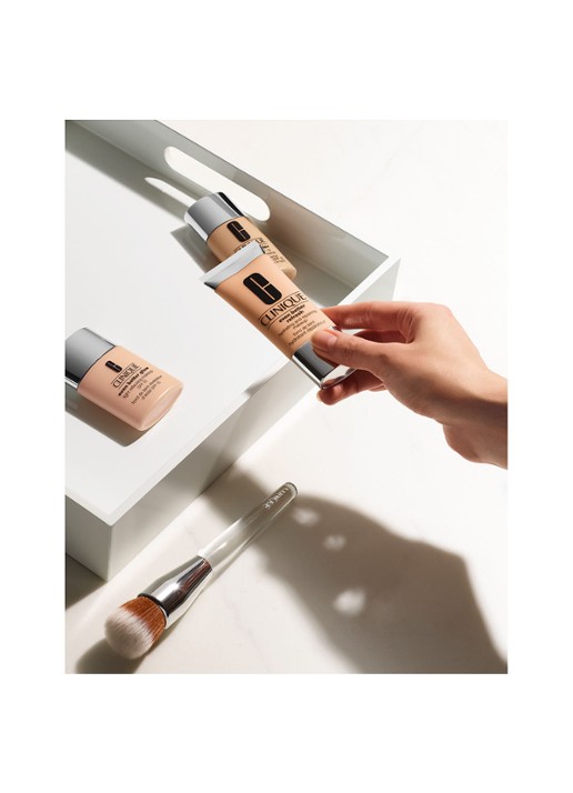 Clinique Buff Foundation Brush - foundation kwast - detail 3 undefined