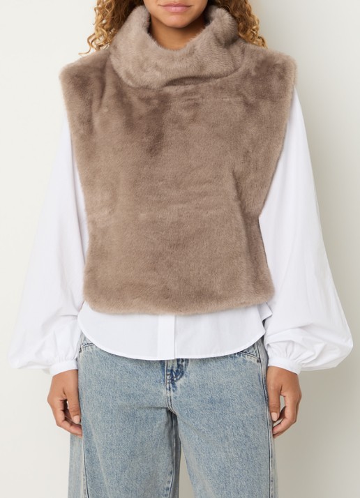 Co'Couture Fera spencer van imitatiebont met opstaande kraag