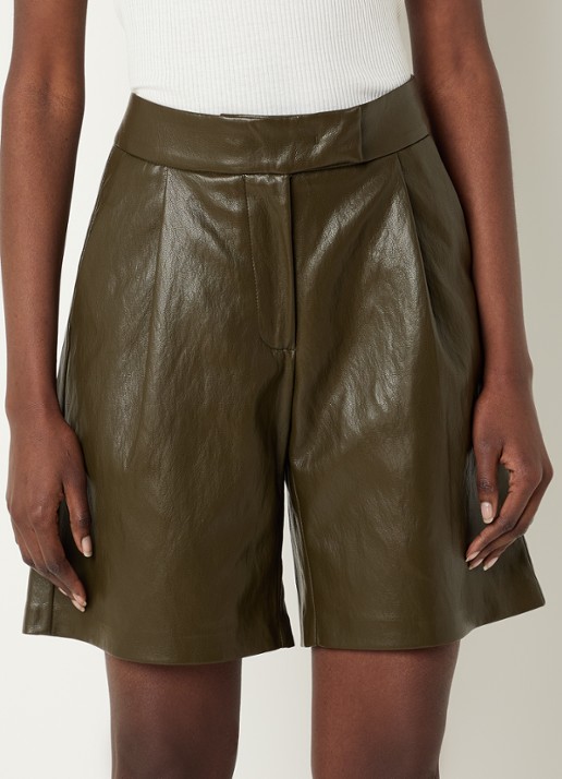 Co'Couture Gitt high waist wide fit korte broek van imitatieleer