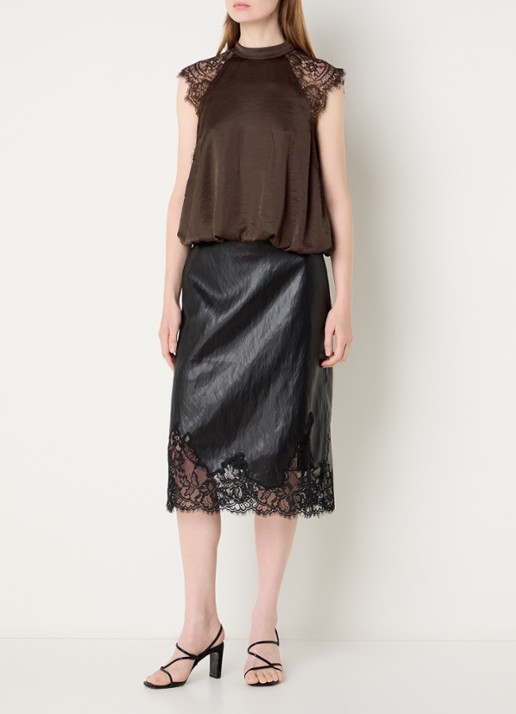 Co'Couture IdunCC top van satijn met details van kant - voorkant 3 donkerbruin
