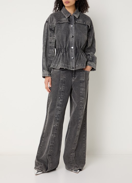 Co'Couture Kellan spijkerjas met studs en plooidetail - voorkant 2 grijs