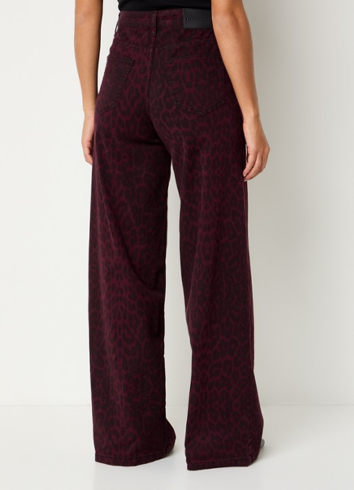Co'Couture Leo high waist wide leg jeans met panterprint - achterkant 3 bordeauxrood