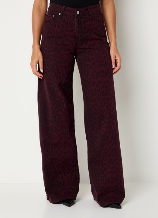 Co'Couture Leo high waist wide leg jeans met panterprint - detail bordeauxrood
