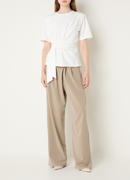 Co'Couture Orianne T-shirt met strikceintuur - voorkant 4 wit
