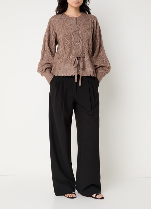 Co'Couture Row kabelgebreid vest met strikceintuur  - voorkant 3 bruin