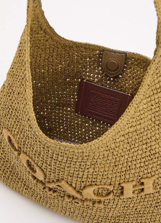Coach Brooklyn 28 schoudertas van stro met logo  - detail olijfgroen