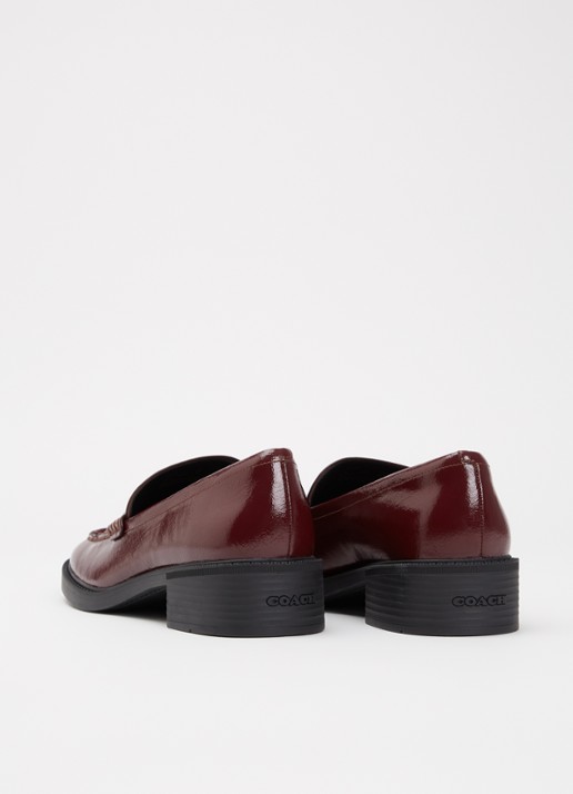 Coach Penny loafer van lakleer met structuur - achterkant bordeauxrood