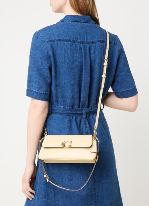 Coach Refined schoudertas van leer met afneembare schouderriem - voorkant 5 geel