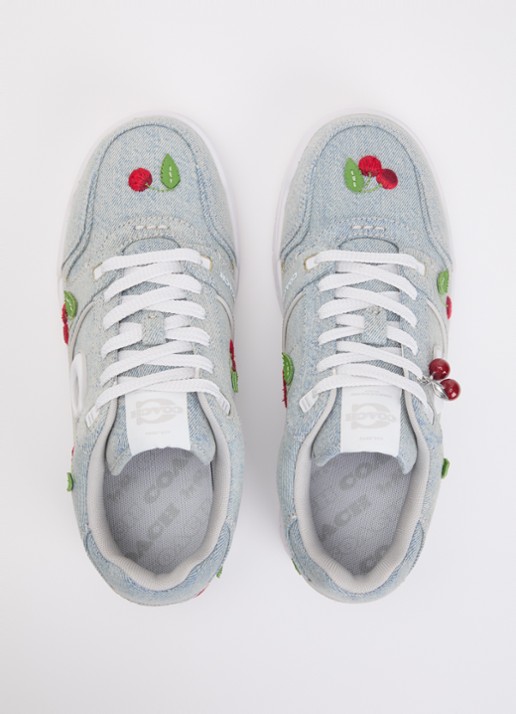 Coach Soho sneaker met borduring en logo - detail 3 lichtblauw