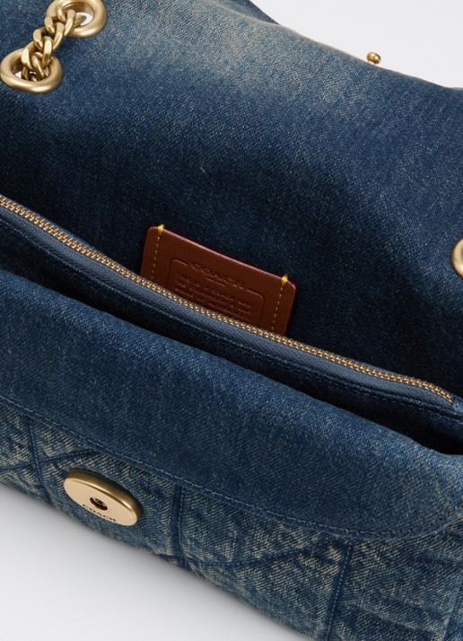 Coach Tabby 26 schoudertas van denim met quilt patroon - detail indigo