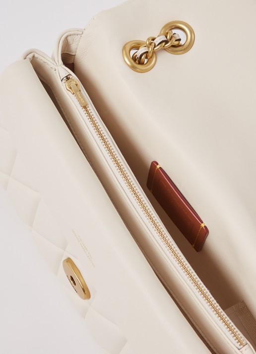 Coach Tabby 26 schoudertas van quilted leer - detail creme