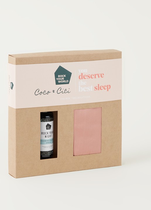Coco & Cici Beauty kussensloop en slaap spray cadeauset - voorkant 2 roze