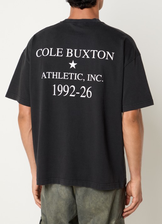 Cole Buxton Athletic Inc. T-shirt met logo- en backprint