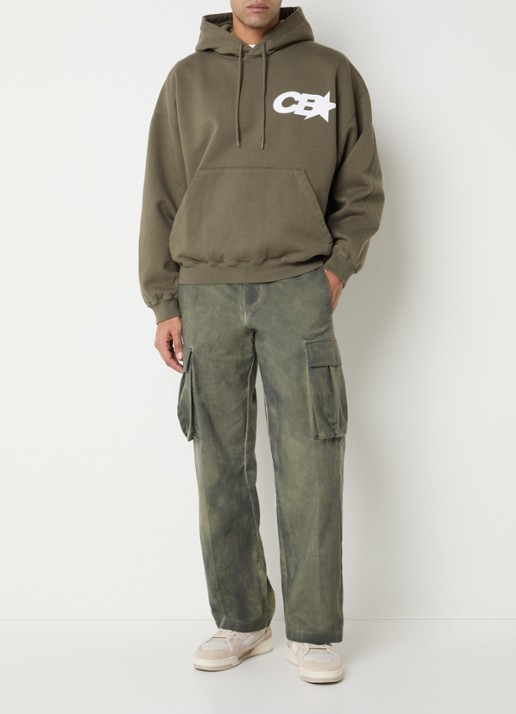 Cole Buxton Hoodie met logo- en backprint - voorkant 2 bronsgroen