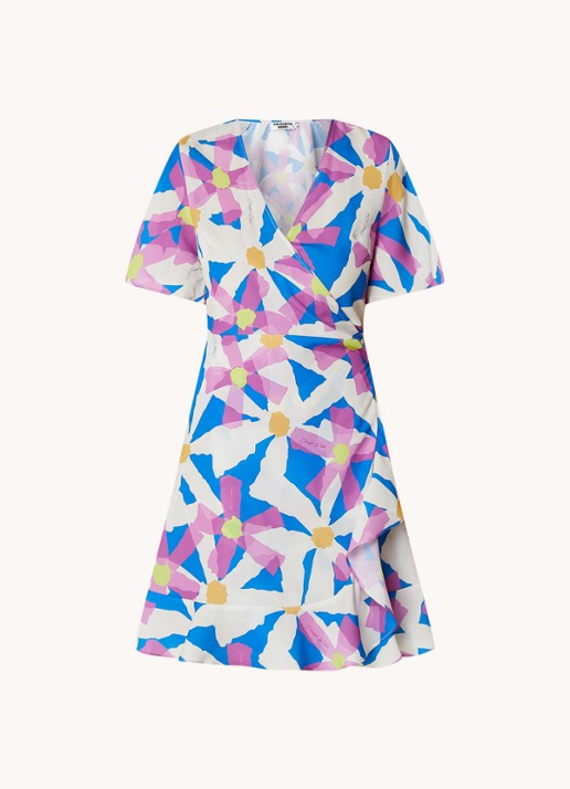 Colourful Rebel Telsi mini wikkeljurk met bloemenprint en vlindermouw - voorkant 2 blauw