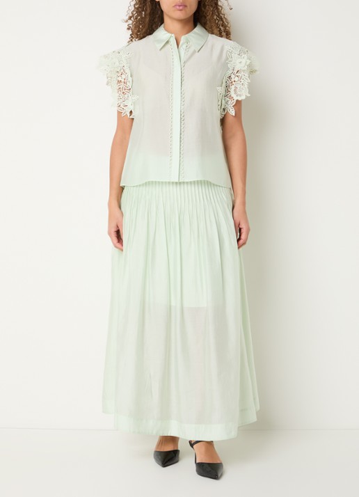 Copenhagen Muse Molly blouse met V-hals - voorkant 2 lindegroen