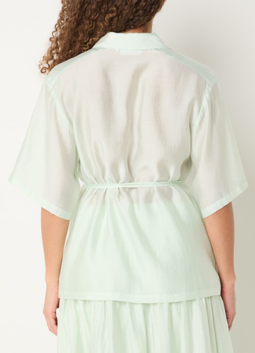 Copenhagen Muse Semi-transparante blouse met ceintuur - achterkant lindegroen
